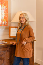 Load image into Gallery viewer, Andree Weekend Ease Pocket Top