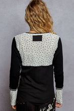 Load image into Gallery viewer, POL V Neck Lace Trim Detail Floral Pattern Thermal Knit Top