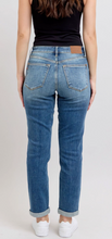 Load image into Gallery viewer, Judy Blue Mid-Rise Vintage Was Non Distressed Boyfriend Jean
