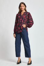 Load image into Gallery viewer, Dear Scarlett Lizzy Smocked Top - Black Floral