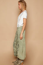 Load image into Gallery viewer, POL Relaxed Fit Twill Pant
