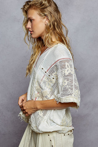 POL Lace V-Neck Hoodie Top – Relaxed Neutral Rib with Lace Detail