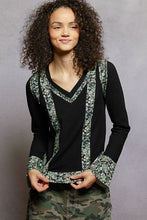 Load image into Gallery viewer, POL V-Neck Floral Patch Ribbed Top
