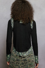 Load image into Gallery viewer, POL V-Neck Floral Patch Ribbed Top
