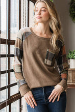 Load image into Gallery viewer, HEIMISH - SOLID WAFFLE AND PLAID TOP WITH POCKET
