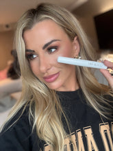 Load image into Gallery viewer, C&amp;D Beauty BrowLock Brow Gel
