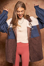 Load image into Gallery viewer, Davi &amp; Dani - COLOR BLOCK BUTTON DOWN LONG SLEEVE HOODIE JACKET
