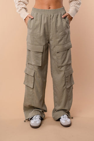 White Birch high-waisted solid woven cargo pants with an elastic waist- Sage