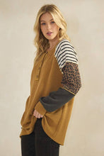 Load image into Gallery viewer, HEIMISH - LONG SLEEVE SOLID AND PRINT URBAN RIB CONTRAST TOP
