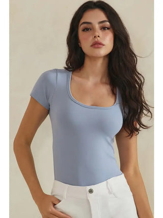 Yelete - Seamless Scoop Neck Short Sleeve Top - Light Denim