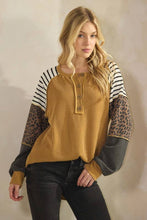 Load image into Gallery viewer, HEIMISH - LONG SLEEVE SOLID AND PRINT URBAN RIB CONTRAST TOP
