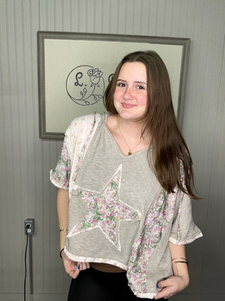 Boho Floral Star Patch Hoodie Light Grey – Laid-Back & One-of-a-Kind