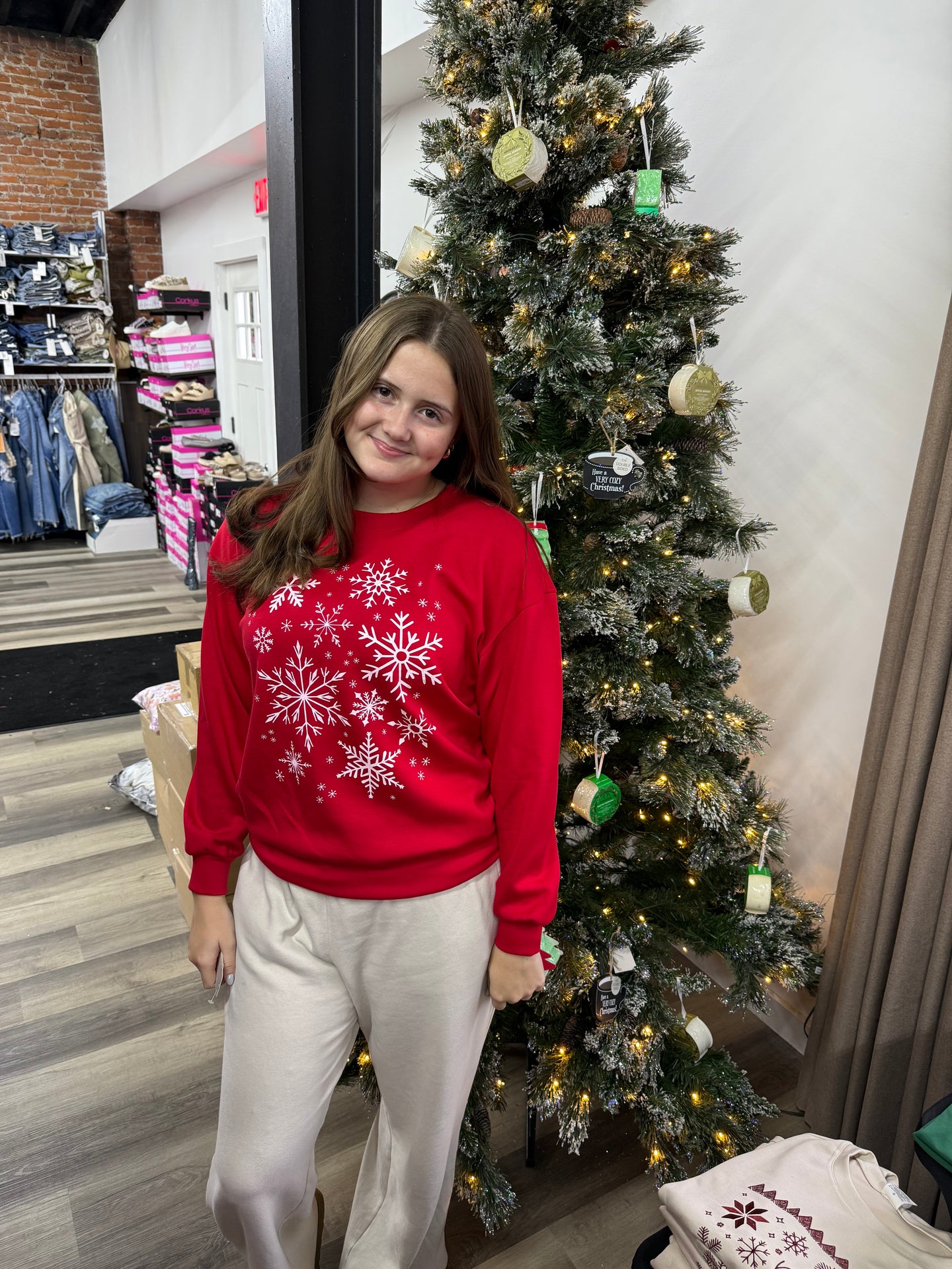 Yelete Scuba Red Snowflake Pullover