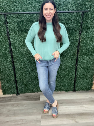 Judy Blue High Rise Skinny Jeans – Medium Blue Denim