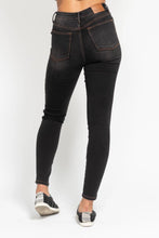 Load image into Gallery viewer, Judy Blue High Waist Tummy Control Black Wash &amp; Contrast Thread Skinny
