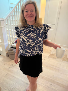 Array Oddi Leaf Printed Flutter Sleeve Top
