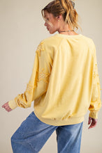 Load image into Gallery viewer, Easel Star Patch Detailing Washed Terry Pullover
