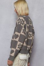 Load image into Gallery viewer, POL V Neck Flower Print And Distress Point Sweater
