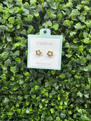 Cuties Gold Flower Pearl Stud Earrings