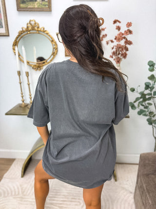 Dilly Dally Frog Graphic Tee on Pepper