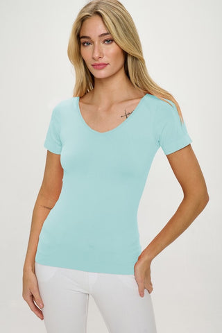 Yelete - Seamless Reversible V-Neck Short Sleeve Top - Baby Blue