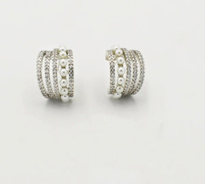 Array Treasure Jewels Gaia Pearly Earrings