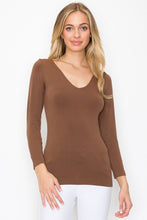 Load image into Gallery viewer, YELETE - Seamless Reversible V/U-Neck Long Sleeve Top
