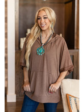 Load image into Gallery viewer, Andree by Unit Short Sleeve Two Tone Hoodie
