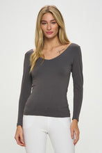 Load image into Gallery viewer, YELETE - Seamless Reversible V/U-Neck Long Sleeve Top
