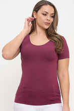 Load image into Gallery viewer, YELETE - Seamless Reversible V-Neck Short Sleeve Top
