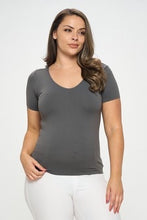 Load image into Gallery viewer, YELETE - Seamless Reversible V-Neck Short Sleeve Top
