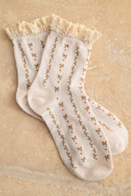 Load image into Gallery viewer, Miou Muse Floral Print Crochet Trim Socks
