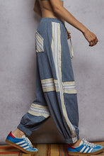 Load image into Gallery viewer, POL Vintage Washing Overlock Stitch Point Jogger Pants
