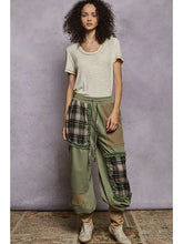 Load image into Gallery viewer, POL Plaid Contrast French Terry Jogger Pants
