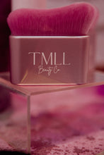 Load image into Gallery viewer, Self Tan Contour &amp; Blending Brush-250 - TMLL Beauty Co - Tan-TMLL Beauty Co-[option4]-[option5]-[option6]-Leather &amp; Lace Boutique Shop

