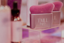 Load image into Gallery viewer, Self Tan Contour &amp; Blending Brush-250 - TMLL Beauty Co - Tan-TMLL Beauty Co-[option4]-[option5]-[option6]-Leather &amp; Lace Boutique Shop
