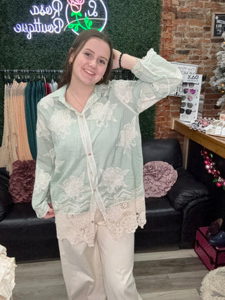 POL Lightweight Lace Boho Button-Down Kimono Shirt Mint