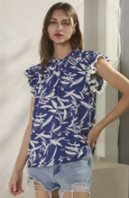 Load image into Gallery viewer, Array Oddi Leaf Printed Flutter Sleeve Top
