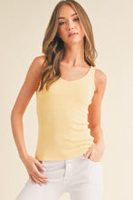 Load image into Gallery viewer, Array Yelete Precision Fit Tank with Built-in Bra

