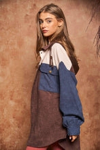 Load image into Gallery viewer, Davi &amp; Dani - COLOR BLOCK BUTTON DOWN LONG SLEEVE HOODIE JACKET
