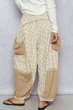 Load image into Gallery viewer, POL Oversized Floral Pattern Printed Knit Pants
