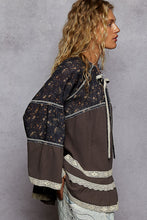 Load image into Gallery viewer, POL 3/4 Flared Sleeve Double Gauze Patch Woven Top
