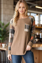 Load image into Gallery viewer, HEIMISH - SOLID WAFFLE AND PLAID TOP WITH POCKET
