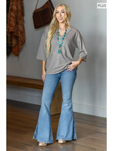 Load image into Gallery viewer, Button Down Two Tone Thermal Top
